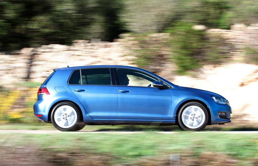  Volkswagen Golf TDi BlueMotion 2012 года  (UK) (фото 30 из 52)